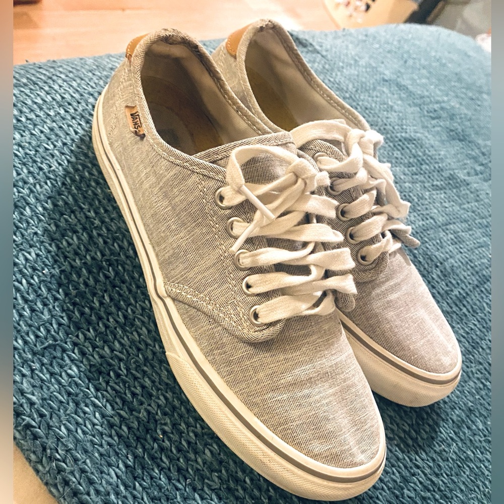 Woman’s Gray Vans Sz 8